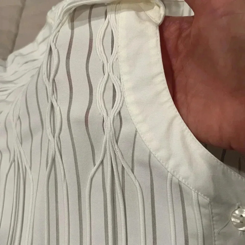 Chico’s winter white blouse. Fabric detail some sheer, some raised texture Sz 3 - Picture 7 of 8